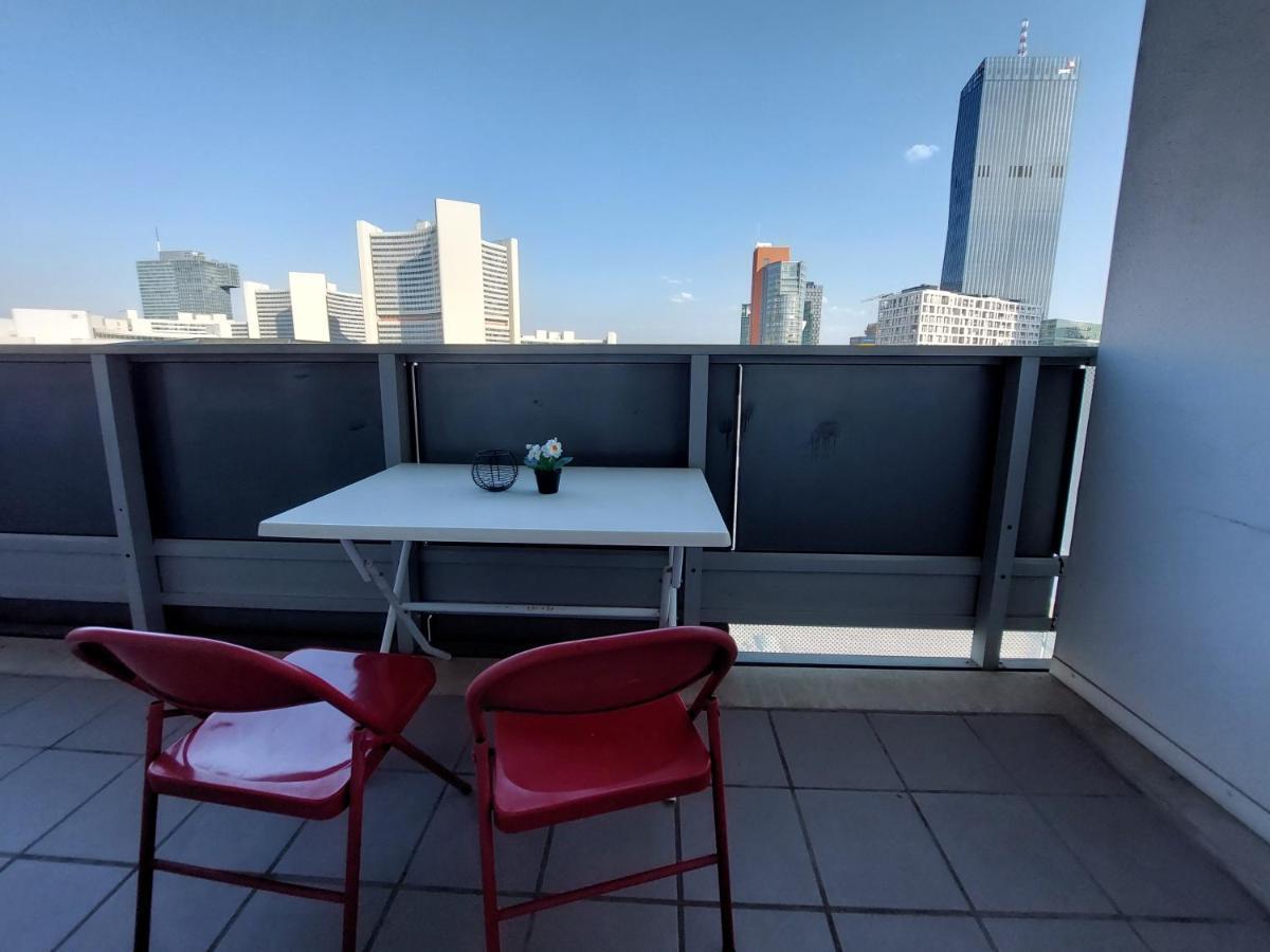 Tower Apartment With Private Terrace Next To Uno Wien Exterior foto