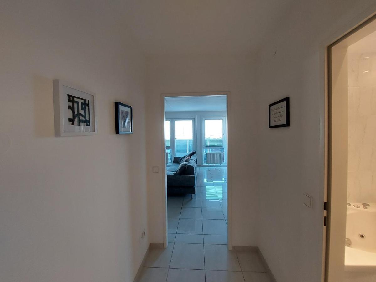 Tower Apartment With Private Terrace Next To Uno Wien Exterior foto