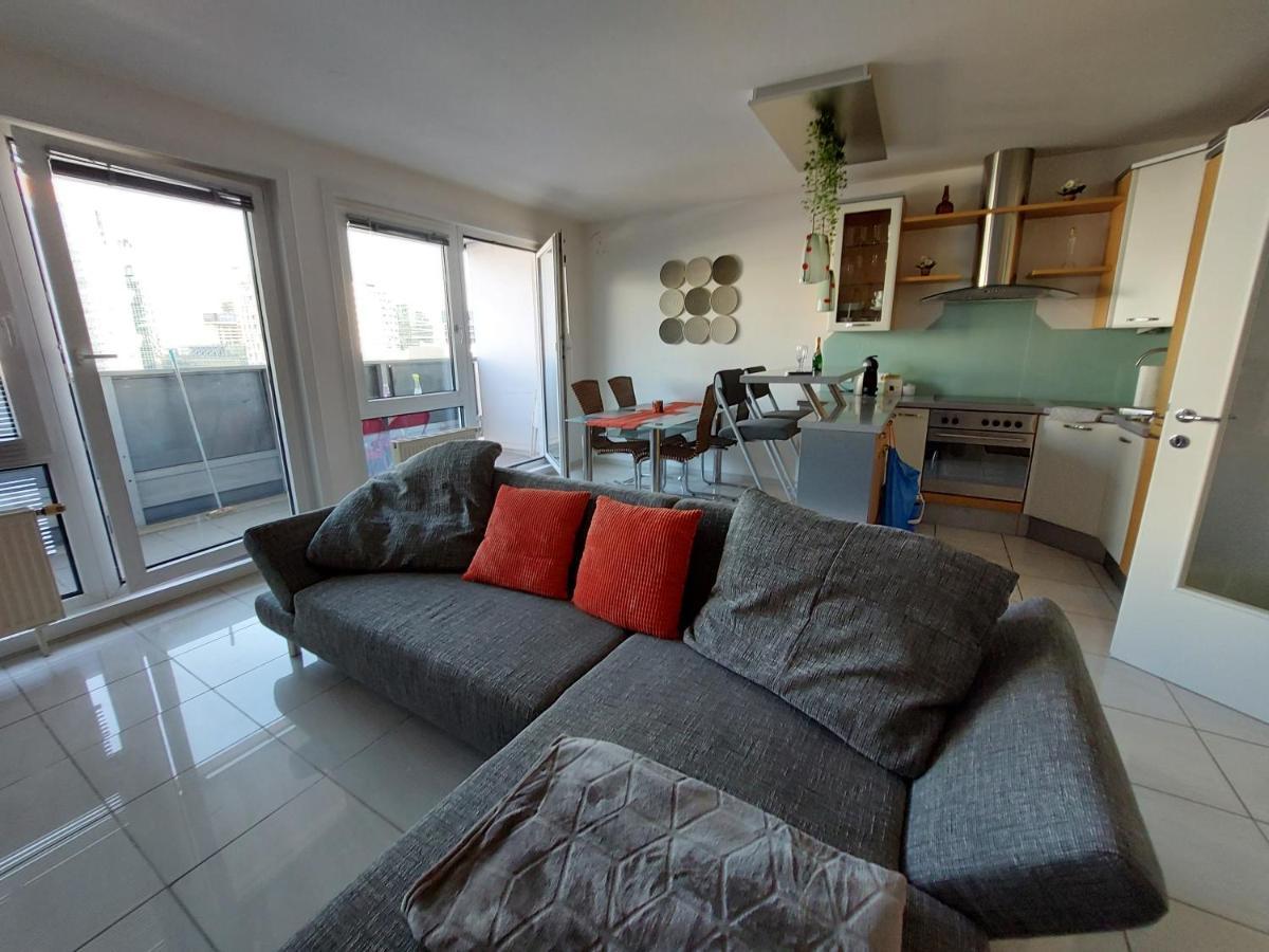 Tower Apartment With Private Terrace Next To Uno Wien Exterior foto