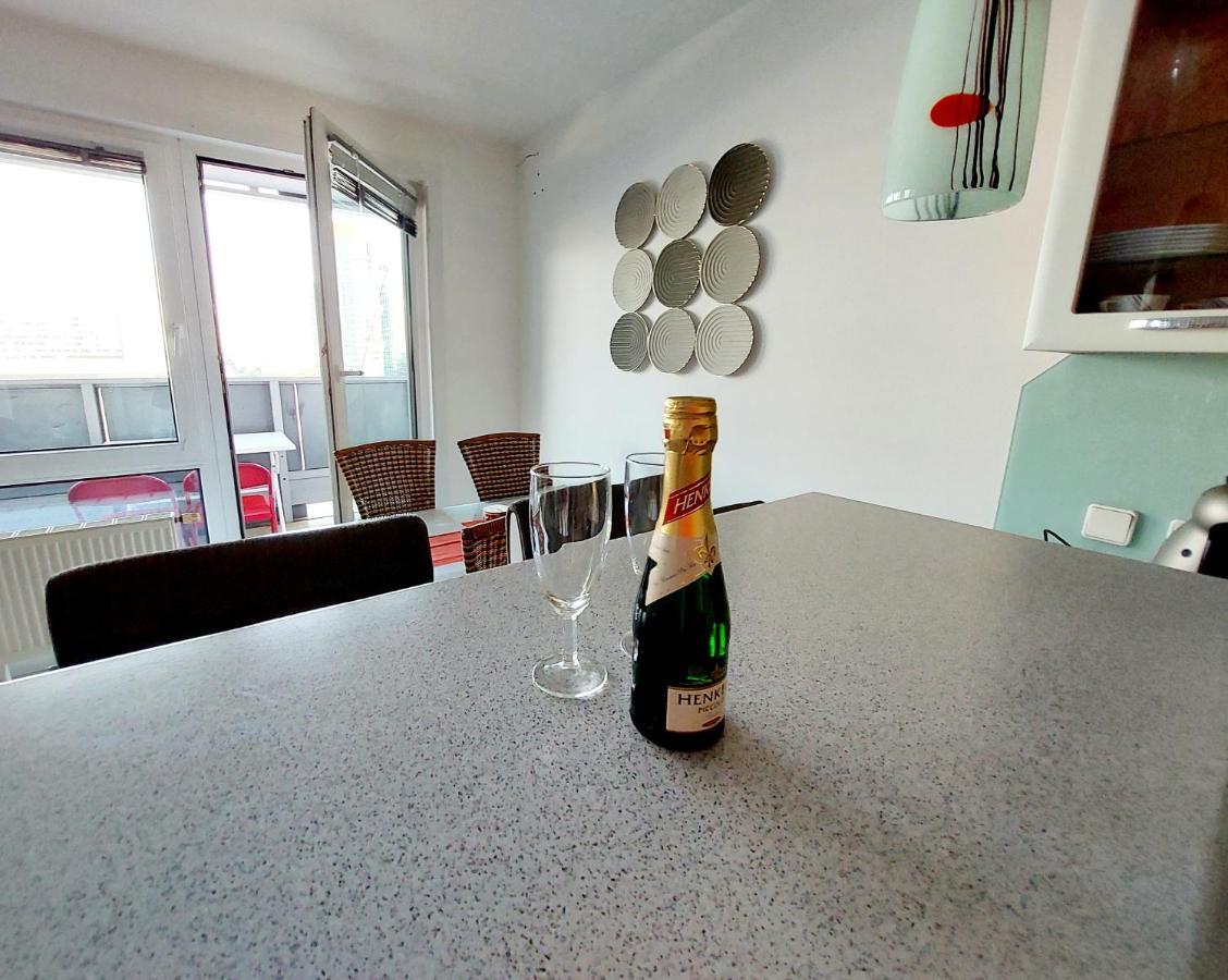 Tower Apartment With Private Terrace Next To Uno Wien Exterior foto